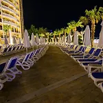Imperial Palace Σάνι Μπιτς
