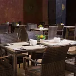 Imperial Palace Хотел