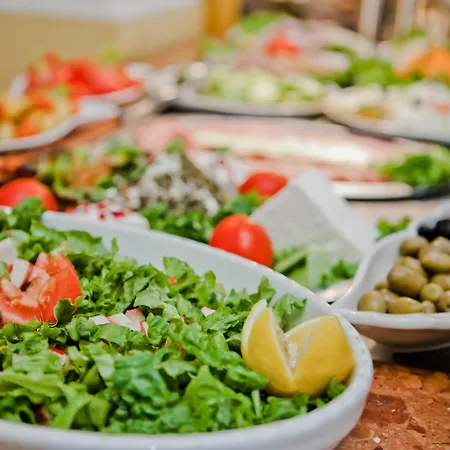 Imperial Palace ساني بيتش