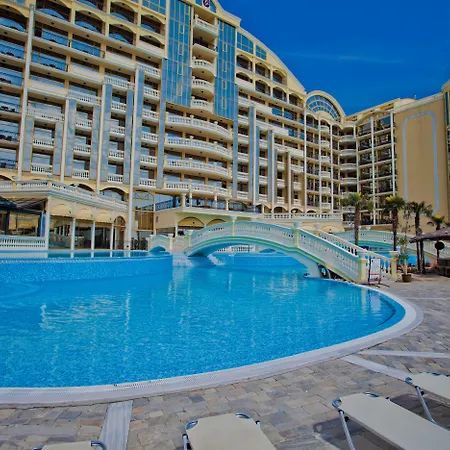 Imperial Palace ساني بيتش