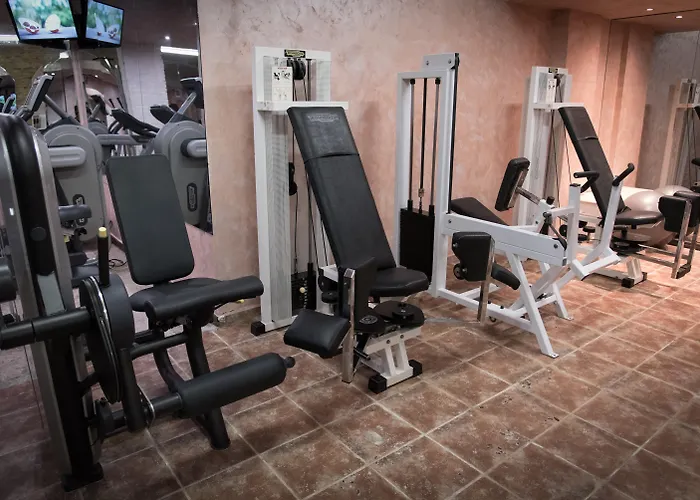 Отель Imperial Palace 4*