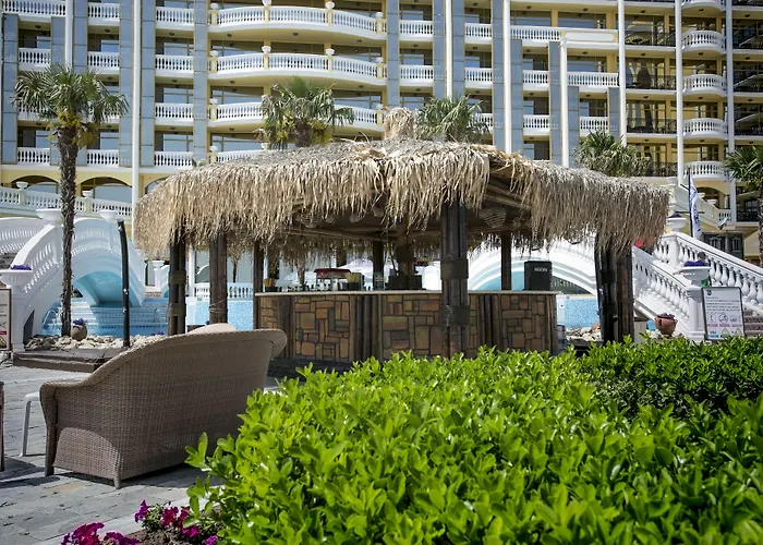 Отель Imperial Palace 4*