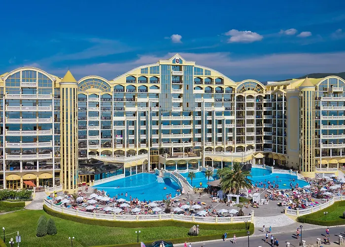 Отель Imperial Palace